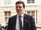 Andy Burnham nimitet&auml;&auml;n t&auml;n&auml; iltap&auml;iv&auml;n&auml; ty&ouml;v&auml;enpuolueen uudeksi puheenjohtajaksi ja seuraavaksi p&auml;&auml;ministeriksi