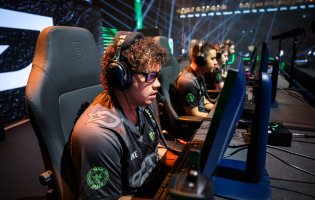 Call of Duty League Mestaruusviikonloppu 2026: Riyadh Falcons aiheutti Los Angeles Thievesille yll&auml;tt&auml;v&auml;n tappion