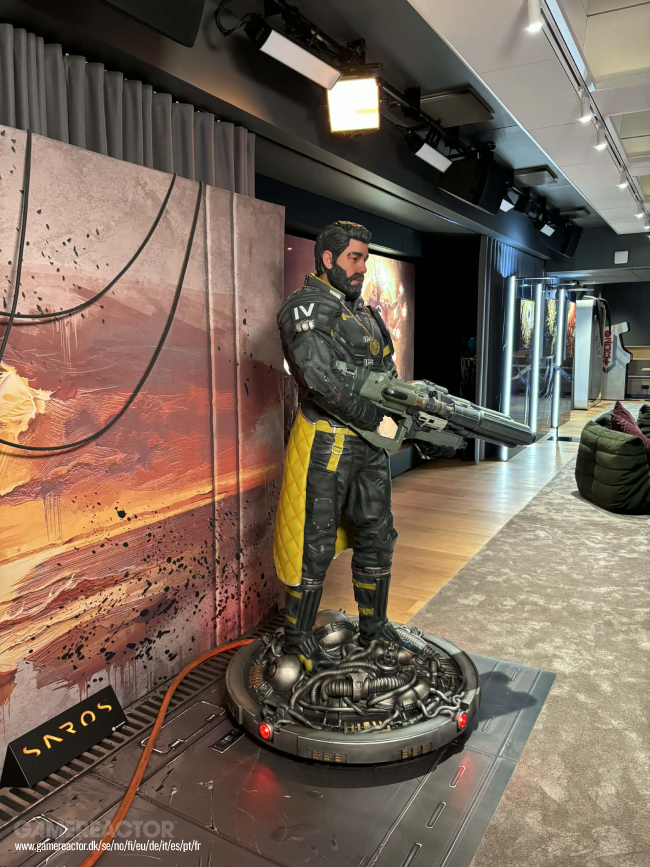 Väkivaltainen kauneus, kävimme Helsingissä vierailemassa Housemarquen luona ja pelasimme paljon Sarosia