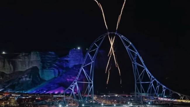 Maailman korkein, nopein ja pisin vuoristorata avataan virallisesti huomenna: ensimmäinen virallinen POV-kuvaus