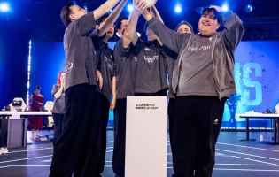 Esports World Cup 2026: Team Spirit voitti Yangon Galacticosin ja nappasi MLBB Mid Season Cupin pokaalin