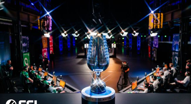IEM Cologne 2026: Team Vitality, Team Falcons, Furia, Mouz ja muut joukkueet ovat vahvoilla pudotuspelipaikoissa