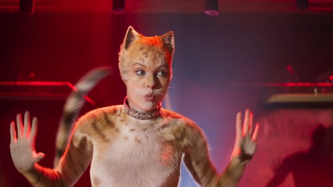 Taylor Swiftistä tulee ensimmäinen artisti, joka on koskaan miehittänyt listojen 14 parasta paikkaa... samanaikaisesti