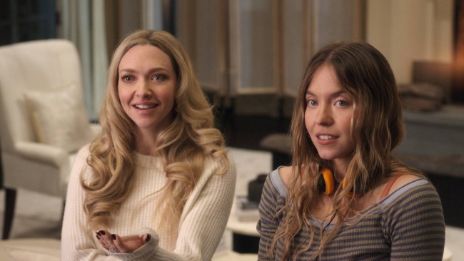 Sydney Sweeney lanseeraa Honey Trap -tuotantomerkin