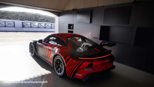 Porsche on esitellyt aivan uuden 911-kilpa-auton