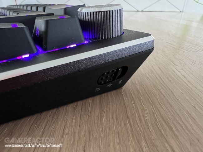 Cooler Master CK721 (Cherry Red)