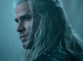 Liam Hemsworth astuu Henry Cavillin saappaisiin uudessa Witcher-teaserissa